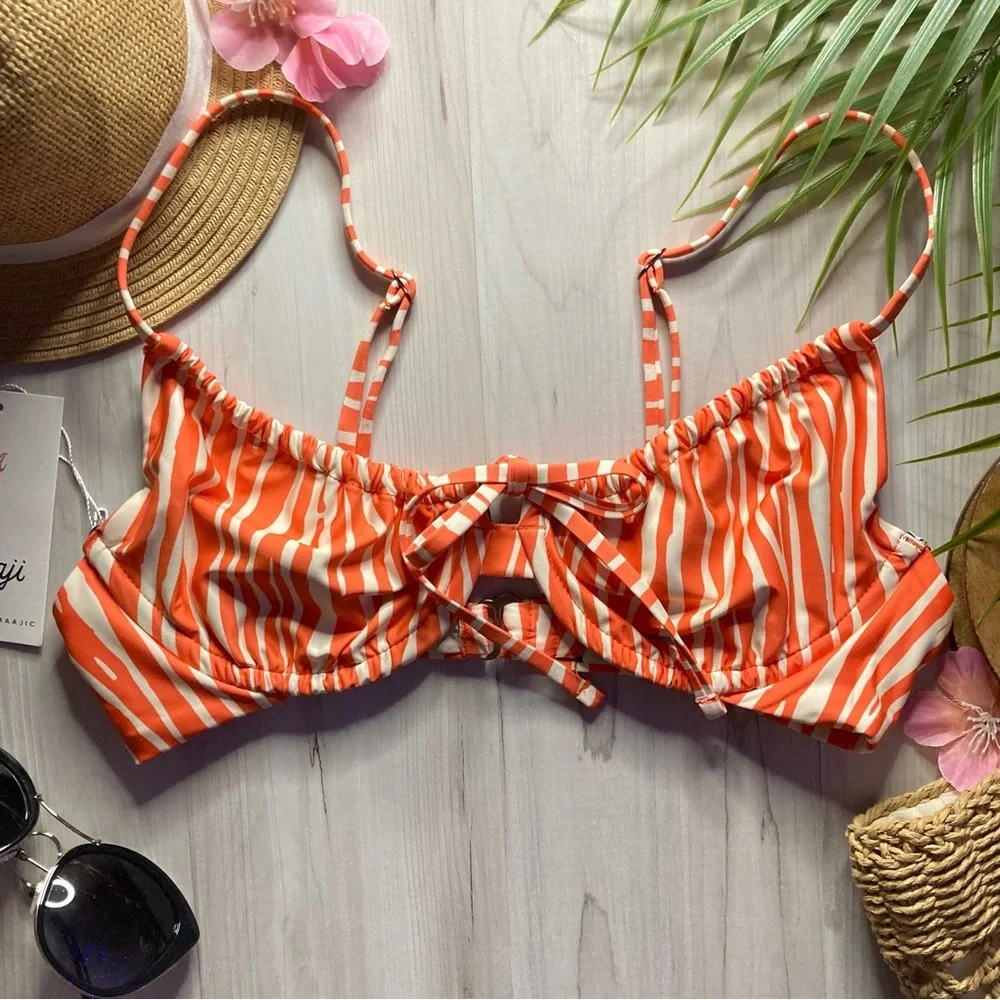Maaji β’ Reversible Jade Floral Animal Print Ruched Underwire Bikini Top - Picture 1 of 11